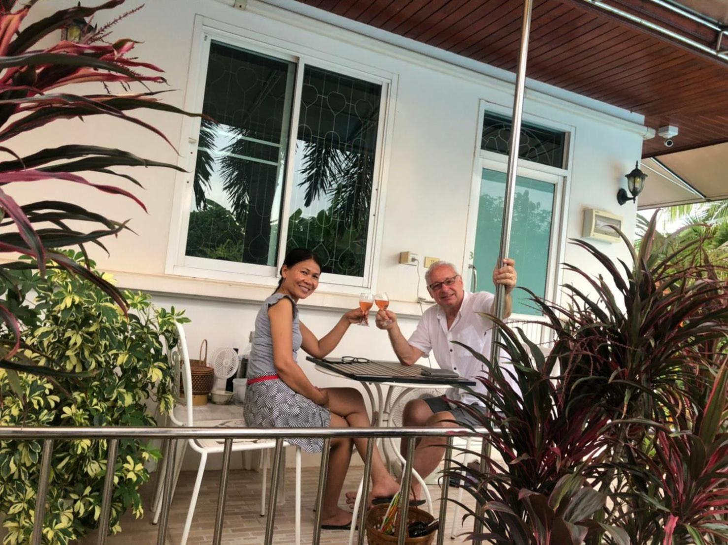 Nuch'S Apple Guest House Si Bun Ruang Exterior photo